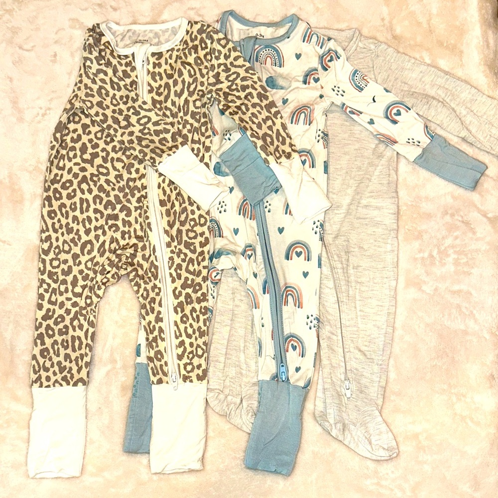 Like new 
Leopard - Rainbow - plain
 Kids OnePiece Set